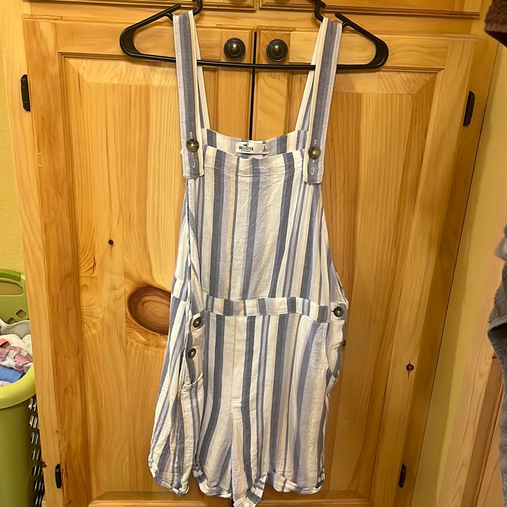 Hollister romper